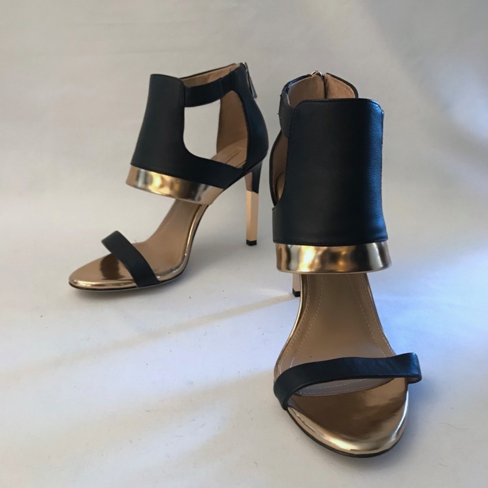 NIB BCBG black/gold Jett's Dress sandal Platforms
